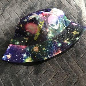 Roswell alien galaxy bucket hat